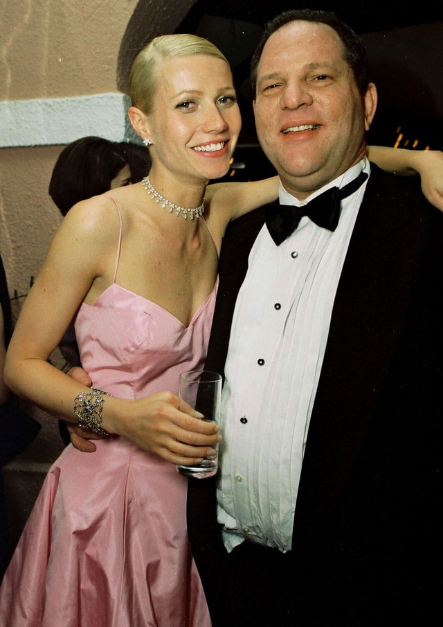 Brad Pitt bảo vệ bạn gái khi yêu như thế nào? - 1 Nữ diễn viên Gwyneth Paltrow bên nhà làm phim Harvey Weinstein