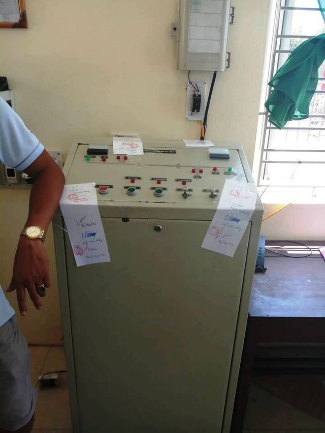 Vụ tai nạn tàu hỏa tại Thanh Hóa: Tài xế xe ben đang rất nguy kịch - 3 Hộp điều khiển gác chắn đang được niêm phong để điều tra.