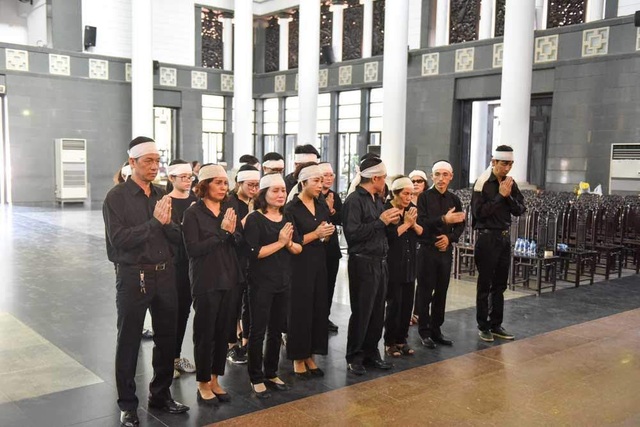Nhiều nghệ sĩ xúc động nói lời vĩnh biệt nhạc sĩ Thế Song - 2 Nhiều nghệ sĩ xúc động nói lời vĩnh biệt nhạc sĩ Thế Song - 2