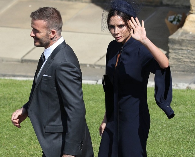 Tại sao Victoria Beckham mang khuôn mặt “đau khổ” đến đám cưới hoàng gia? - 3 Tại sao Victoria Beckham mang khuôn mặt “đau khổ” đến đám cưới hoàng gia? - 3
