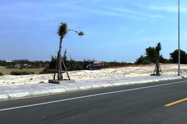 Phó Giám đốc Trung tâm Phát triển quỹ đất đòi... bắn công an - 1 Hiện trường vụ việc (Ảnh: T.Q.N)