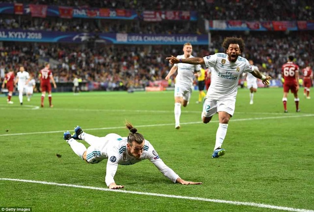Những khoảnh khắc Real Madrid hạ gục Liverpool để vô địch Champions League - 36
Real Madrid thay đổi cục diện trận đấu từ bàn thắng của Bale