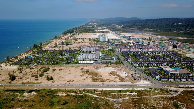 Thị trường BĐS quý II/2018: Nhà đầu tư dài hạn chọn biệt thự biển - 1
BĐS nghỉ dưỡng Phú Quốc, đặc biệt phân khúc biệt thự biển của các thương hiệu uy tín như Wyndham Garden được nhà đầu tư đón nhận bởi khả năng khai thác cho thuê tốt và số lượng khan hiếm. (Nguồn: Internet)