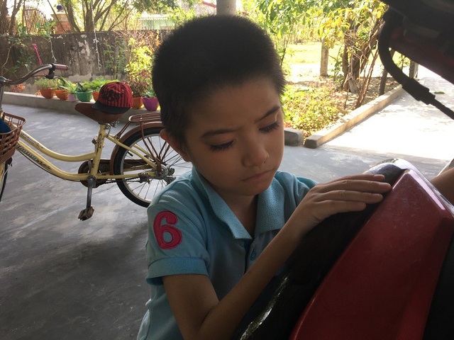 Niềm vui khó tả của cô bé bị tim, hỏng hai mắt - 4 Nhờ sự giúp đỡ của các nhà hảo tâm, gia đình Thanh Trúc có thể chữa trị tốt hơn cho em, cũng nhờ vậy, cô bé đang có những thay đổi tích cực