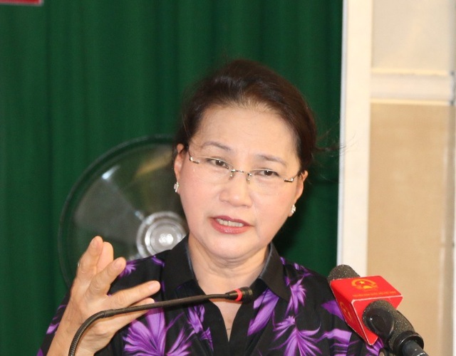 Chủ tịch Quốc hội: Không để tình trạng “sang tay” dự án hưởng chênh lệch - 3
Chủ tịch Quốc hội Nguyễn Thị Kim Ngân trả lời ý kiến của cử tri