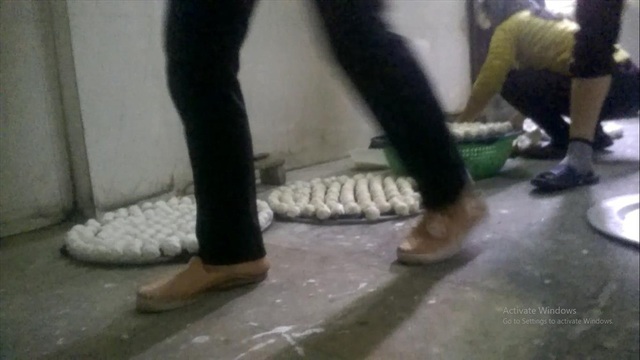 Gốc tích của hàng triệu chiếc bánh rán bẩn mỗi ngày - 3 Gốc tích của hàng triệu chiếc bánh rán bẩn mỗi ngày - 3
