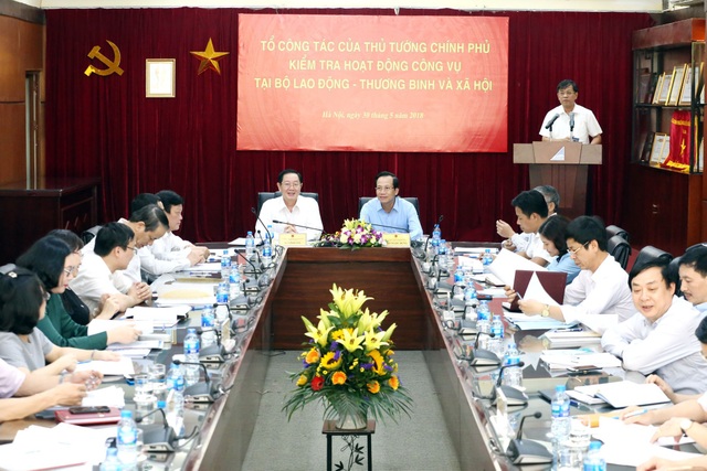 Đoàn công tác của Thủ tướng làm việc với Bộ LĐ-TB&XH - 1
Buổi làm việc giữa Đoàn công tác và lãnh đạo Bộ LĐ-TB&XH. (Ảnh A.T)