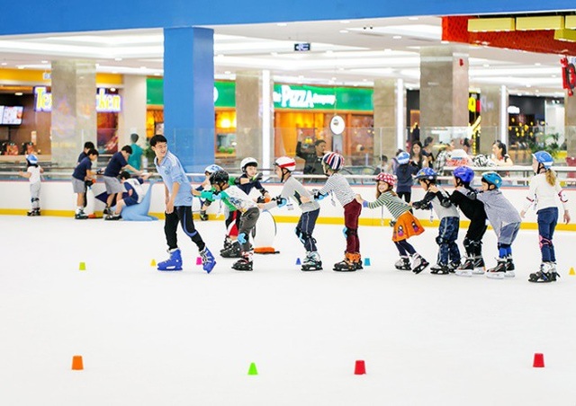Khởi động lễ hội “Muôn sắc quà Hè” trên toàn quốc - 5 Chuỗi sân băng Vincom Ice Rink mang tới những hoạt động vui chơi bổ ích và an toàn trong mùa hè