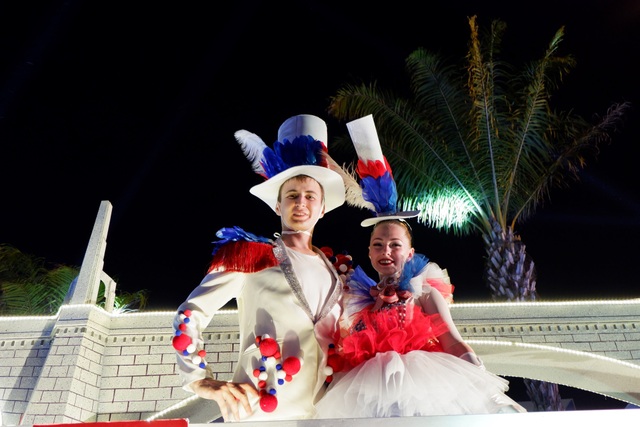 Đà Nẵng: Sôi động lễ hội Carnival “Huyền thoại những cây cầu” - 3 Những nghệ sĩ bên những cây cầu màu sắc