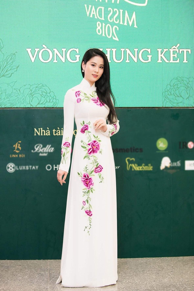 Nữ sinh ngành Truyền thông Quốc tế trở thành tân Hoa khôi Học viện Ngoại giao - 5
Sau 10 năm, Á khôi Bùi Phương Linh vẫn xinh đẹp như thủa trước