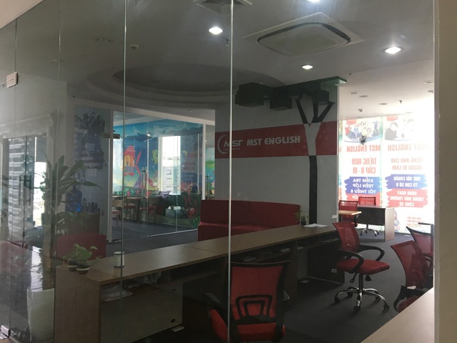 Vụ “cô giáo tiếng Anh” chửi học viên là “lợn”: Yêu cầu dừng toàn bộ lớp học, bồi hoàn học phí - 1 Cả 3 cơ sở đào tạo công khai của MST English chưa đăng ký hoạt động đào tạo ngoại ngữ tại Sở GD&ĐT Hà Nội theo quy định.