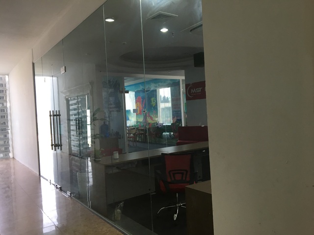 Vụ “cô giáo tiếng Anh” chửi học viên là “lợn”: Yêu cầu dừng toàn bộ lớp học, bồi hoàn học phí - 2 Đoàn công tác liên ngành yêu cầu công ty dừng toàn bộ các lớp học đang giảng dạy, cung cấp hồ sơ pháp lý của Công ty MST.
