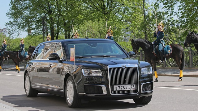 Tổng thống Putin đi siêu xe mới trong lễ nhậm chức - 2 Trước đó, siêu xe này từng được đồn đoán là sẽ “ra mắt” đúng vào lễ nhậm chức của Tổng thống Putin, song thông tin này chưa được xác nhận chính thức.