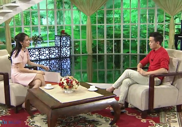 Lần đầu tiên nữ diễn viên chịu mở lòng ngay trên sóng truyền hình khi nhắc đến những scandal tình cảm gần đây do bạn trai gây ra.