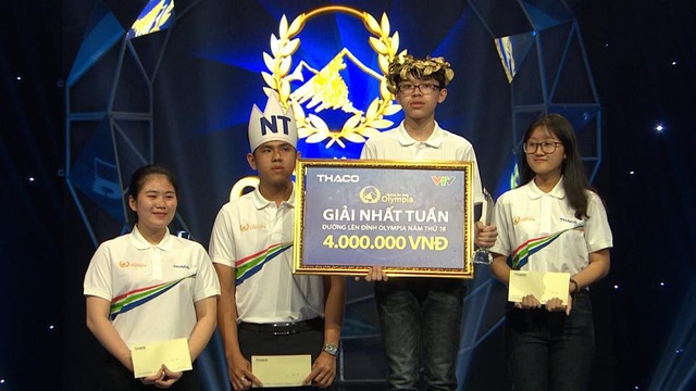 Nhà vô địch tuần Olympia giành điểm số cao hơn 3 đối thủ cộng lại - 1 Tiến Quang giành vòng nguyệt quế xứng đáng