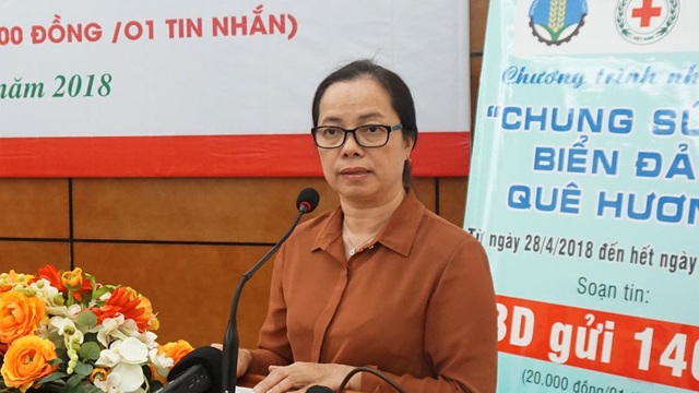 Phát động chương trình “Chung tay vì biển đảo quê hương” - 3 Bà Nguyệt cho biết, vẫn còn nhiều ngư dân nghèo cần được hỗ trợ từ cộng đồng để có thêm động lực vươn khơi bám biển, bảo vệ chủ quyền của Tổ quốc.
