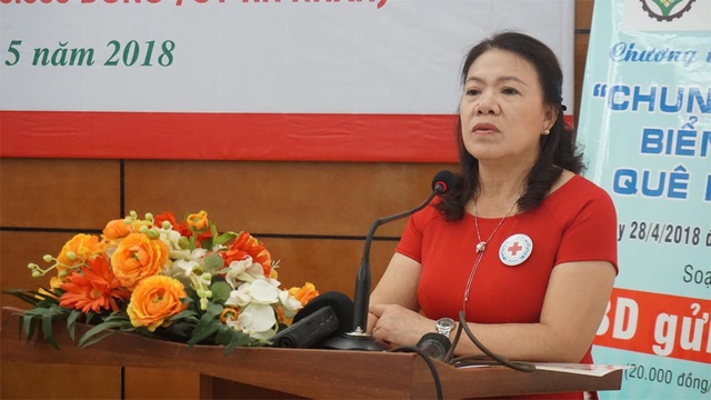 Phát động chương trình “Chung tay vì biển đảo quê hương” - 2 PGS.TS Nguyễn Thị Xuân Thu phát biểu tại Lễ phát động...