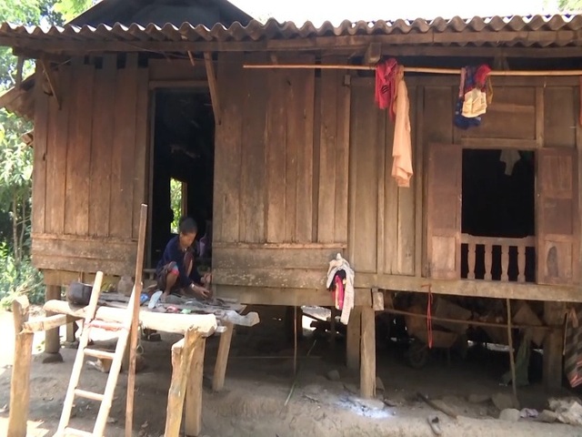Hàng trăm hộ dân vùng biên giới chưa có hộ tịch - 4 Những hộ dân không quốc tịch trên vùng biên giới