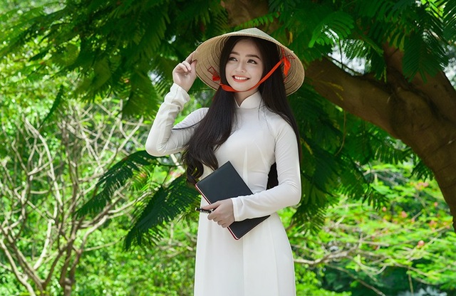 Xao xuyến tà áo trắng nữ sinh khi mùa phượng vĩ về - 7 Xao xuyến tà áo trắng nữ sinh khi mùa phượng vĩ về - 7
