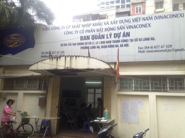 Chung cư tiền tỷ hoang tàn trên đất vàng Hà Nội - 8
Khu vực sinh hoạt chung vẫn còn được sử dụng