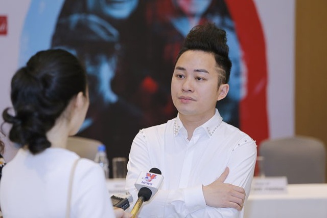 Tùng Dương bị “đuổi” khi đi xin hát ở quán bar - 1 Tùng Dương nhớ hồi còn nhỏ, anh chỉ thích hát những ca khúc người lớn, trong đó phần nhiều là ca khúc của “bộ tứ sông Hồng” gồm nhạc sĩ Nguyễn Cường, Trần Tiến, Dương Thụ, Phó Đức Phương..