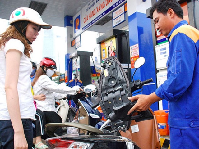 Giá xăng dầu đồng loạt tăng mạnh kể từ chiều nay - 1 Liên Bộ Tài chính - Công Thương tăng giá xăng dầu kể từ chiều nay (8/5).