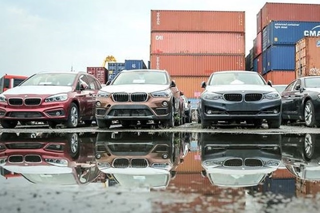118 container chứa xe BMW vô thừa nhận ở cảng hơn một năm - 1
Lô xe BMW nằm cảng Sài Gòn sẽ được tái xuất về Đức