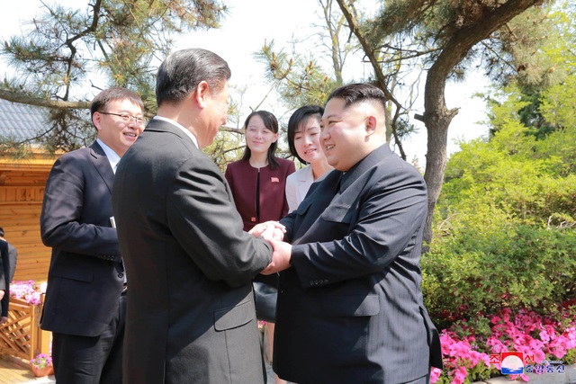 Chuyến thăm “kín tiếng” của ông Kim Jong-un tới Trung Quốc - 9 Đây là chuyến thăm Trung Quốc thứ hai của ông Kim Jong-un trong vòng 40 ngày và diễn ra trước khi ông dự kiến có cuộc gặp thượng đỉnh với Tổng thống Mỹ Donald Trump trong vài tuần tới.