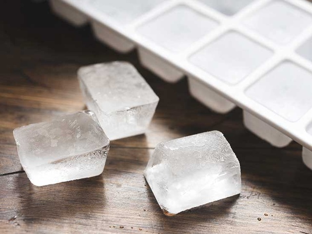 
Thèm đá lạnh có thể do thiếu chất dinh dưỡng hoặc có vấn đề về cảm xúc
