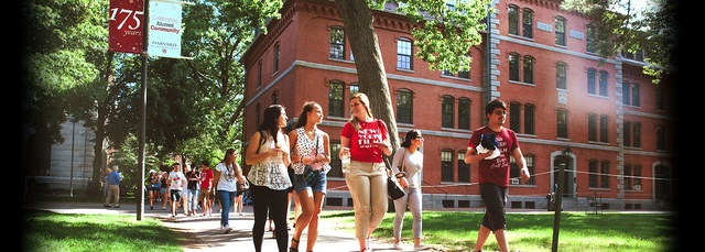Top 100 ĐH danh tiếng nhất thế giới: Harvard giữ vị trí quán quân - 2 Năm thứ 8 liên tục, Harvard vẫn giữ vững vị trí số 1 của mình trong bảng xếp hạng 100 đại học danh tiếng thế giới.