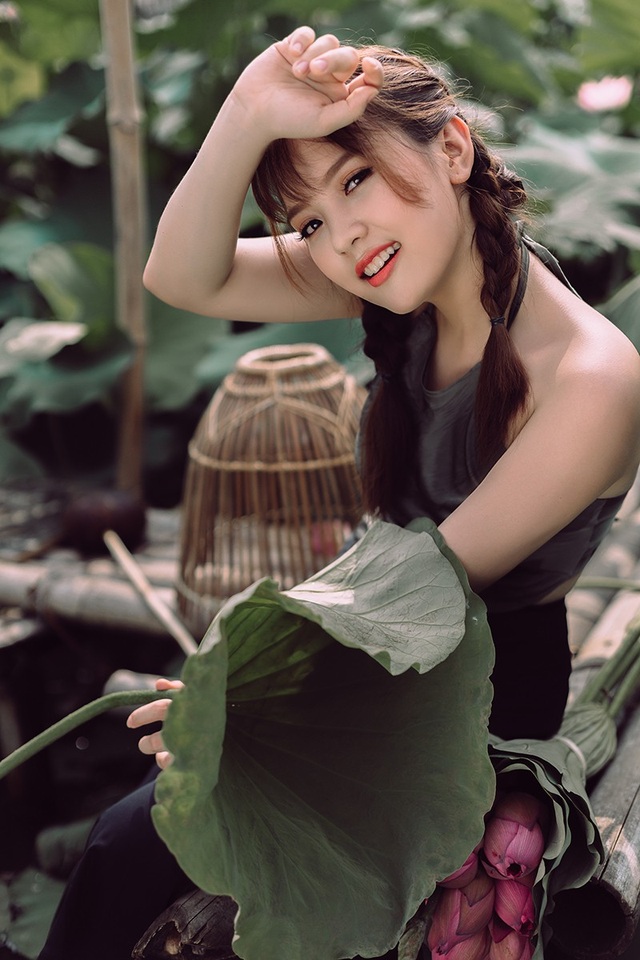 Ngắm vẻ đẹp xuân thì của thiếu nữ tuổi 18 bên đầm sen - 5 Ngắm vẻ đẹp xuân thì của thiếu nữ tuổi 18 bên đầm sen - 5