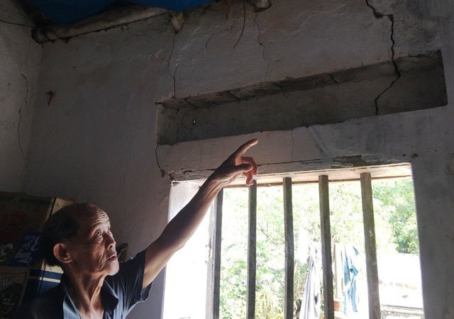 Nổ mìn khai thác đá ngay cạnh, danh thắng chùa Hàn Sơn lâm nguy - 6 Nhiều nhà dân cũng bị ảnh hưởng nghiêm trọng bởi việc nổ mìn khai thác đá