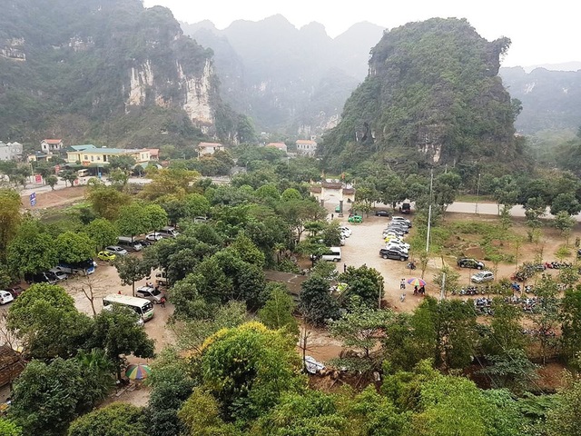 Quy rõ trách nhiệm vụ công trình “khủng” xâm hại Tràng An - 6 Toàn cảnh khu vực núi Cái Hạ - nơi ông Nguyễn Văn Son - Giám đốc Công ty CP Du lịch Tràng An có nhiều sai phạm vừa được UBND tỉnh Ninh Bình chỉ rõ (ảnh: Thái Bá)