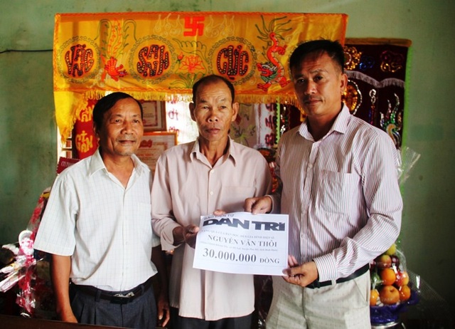 30 triệu đồng hỗ trợ gia đình “hiệp sĩ” Nguyễn Văn Thôi - 1 30 triệu đồng gửi đến gia đình hiệp sĩ Nguyễn Văn Thôi