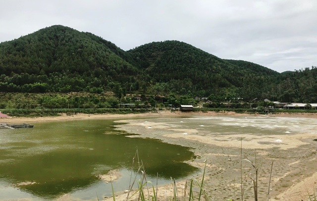 Khu du lịch sinh thái hành hạ người dân vì ô nhiễm môi trường! - 3 Người dân cho biết, khu du lịch này nhiều năm nay gây ô nhiễm làm cuộc sống người dân bị đảo lộn.