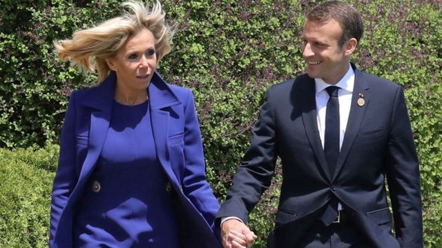 Tổng thống Pháp hứng chỉ trích vì sắm bộ đĩa ăn hơn 580.000 USD - 1
Tổng thống Pháp Emmanuel Macron và phu nhân (Ảnh: EPA)