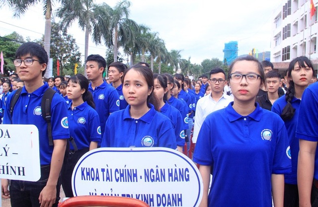 1.800 học sinh, sinh viên hưởng ứng Ngày Môi trường Thế giới - 2
Hơn 1.800 học sinh, sinh viên tham gia lễ mít tinh.