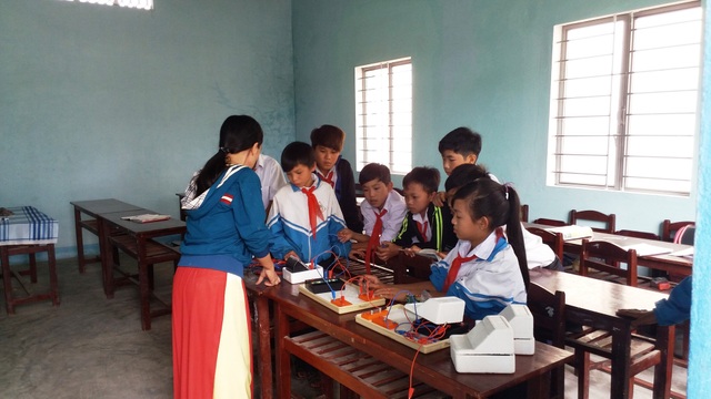 “Ngâm” tiền hỗ trợ, rồi “khốn khổ” tìm học sinh để chi trả tiền chính sách - 1 Việc chậm chi trả đã một phần ảnh hưởng đến công tác duy trì sĩ số của các trường.