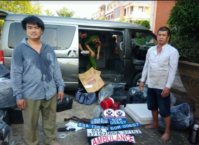Thuốc lá lậu vẫn "nóng" tại vùng biên - 3 Đối tượng vận chuyển thuốc lá lậu dùng nhiều thủ đoạn tinh vi, thay đổi biển số xe liên tục để đánh lạc hướng cơ quan chức năng.