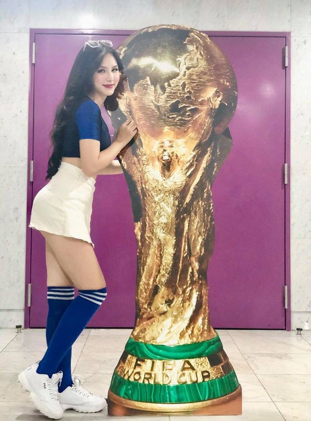 Thiếu nữ "thích Salah, mong Uruguay thắng nhưng là fan đội Pháp" gây bão mạng - 1 Hot girl sinh năm 1995 là đại diện của đội tuyển Pháp