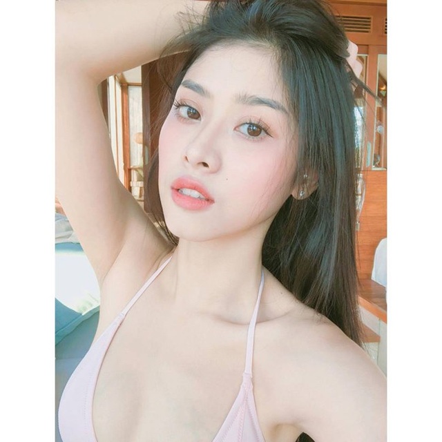 3 năm không gặp, "bản sao Chi Pu" giờ còn nuột nà hơn cả bản chính - 4
Thuở đó, Ngọc San cao 1m63, nặng 44kg, nổi bật với vẻ đẹp trong sáng, kẹo ngọt.