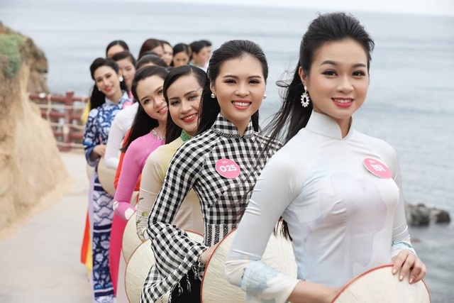 30 thí sinh hoa hậu phía Nam làm sáng bừng Eo Gió với áo dài rực rỡ Hoa Hậu - 8 30 thí sinh hoa hậu phía Nam làm sáng bừng Eo Gió với áo dài rực rỡ Hoa Hậu - 8