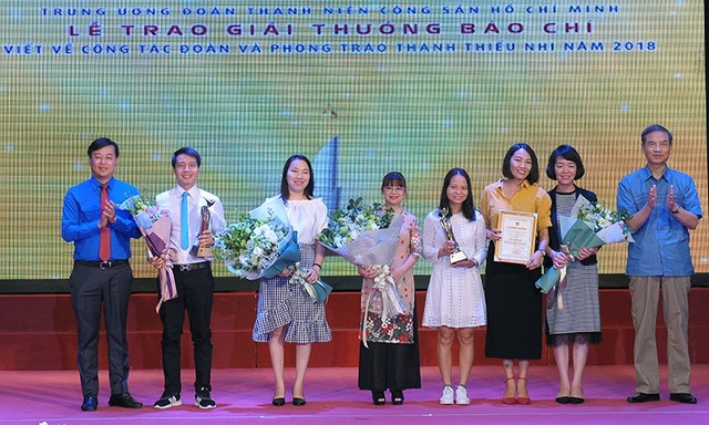 Phóng viên Dân trí đoạt giải Khuyến khích báo chí toàn quốc viết về thanh thiếu nhi - 1
Lễ trao giải báo chí toàn quốc về công tác đoàn và phong trào thanh thiếu nhi năm 2018.