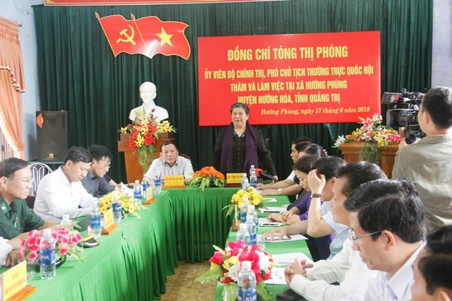 Phó Chủ tịch Quốc hội thăm người dân vùng biên giới Quảng Trị - 6 Phó Chủ tịch thường trực Quốc hội đã có buổi làm việc với lãnh đạo xã Hướng Phùng
