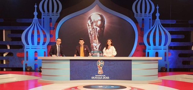 Thiếu nữ bối rối "đơ người" khi bình luận World Cup - 1 Diệu Linh nhiều lần đơ người, không nói được lời nào vì quá run khi tham gia bình luận trực tiếp cùng với các MC VTV