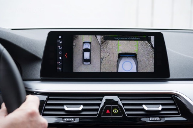 BMW giới thiệu hệ thống sạc không dây mới cho xe chạy điện - 3 BMW giới thiệu hệ thống sạc không dây mới cho xe chạy điện - 3