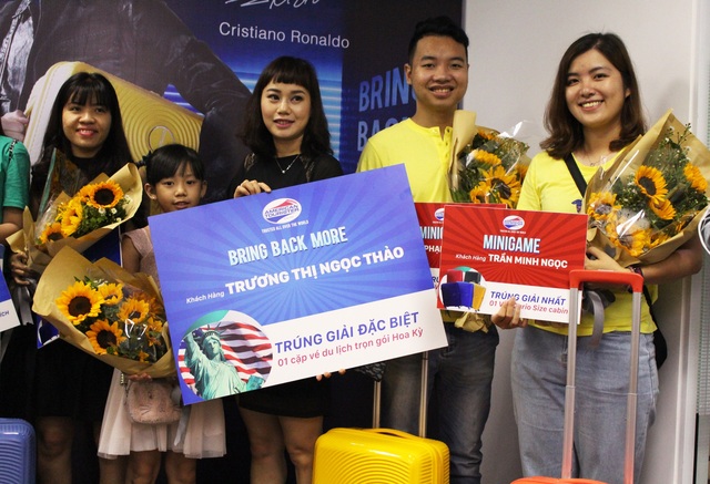 Trao giải chương trình bốc thăm trúng thưởng thương hiệu American Tourister - 6
Giải thưởng cao nhất của chương trình: Chuyến du lịch Mỹ trị giá 120 triệu đồng dành cho 2 người đã thuộc về chị Trương Thị Ngọc Thảo (TPHCM).