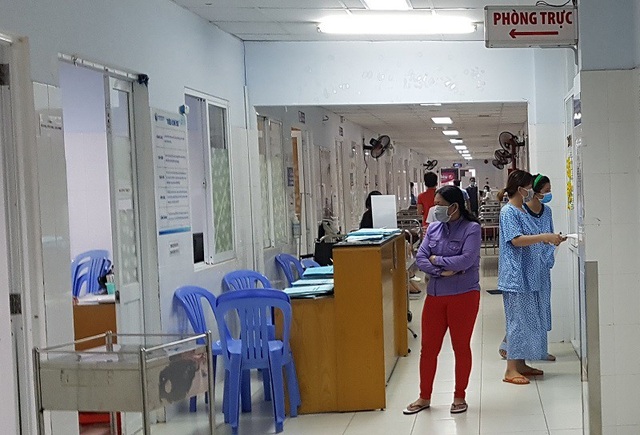 Ổ cúm A/H1N1 lây nhiễm cho hàng chục người tại khoa Nội soi Bệnh viện Từ Dũ - 1 Các bệnh nhân và nhân viên y tế đã được thực hiện những biện pháp dự phòng