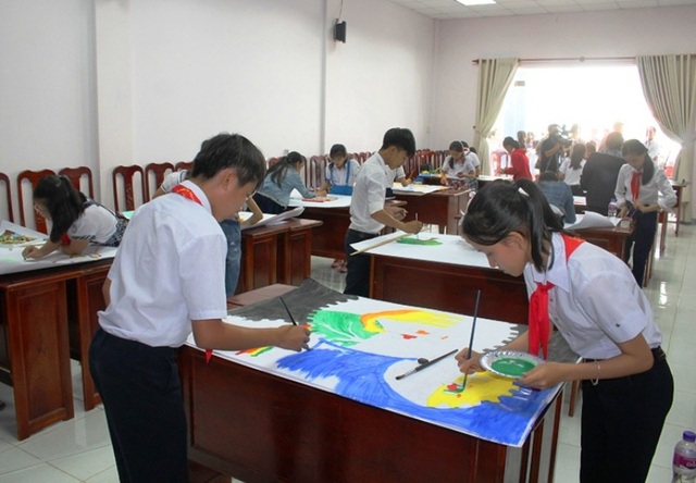 
Cuộc thi vẽ tranh “Sân trường mơ ước”.
