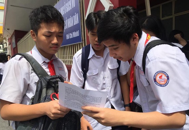 Đề thi đã tiến, dạy học vẫn còn... giậm chân! - 1 Đề thi đã tiến, dạy học vẫn còn... giậm chân! - 1